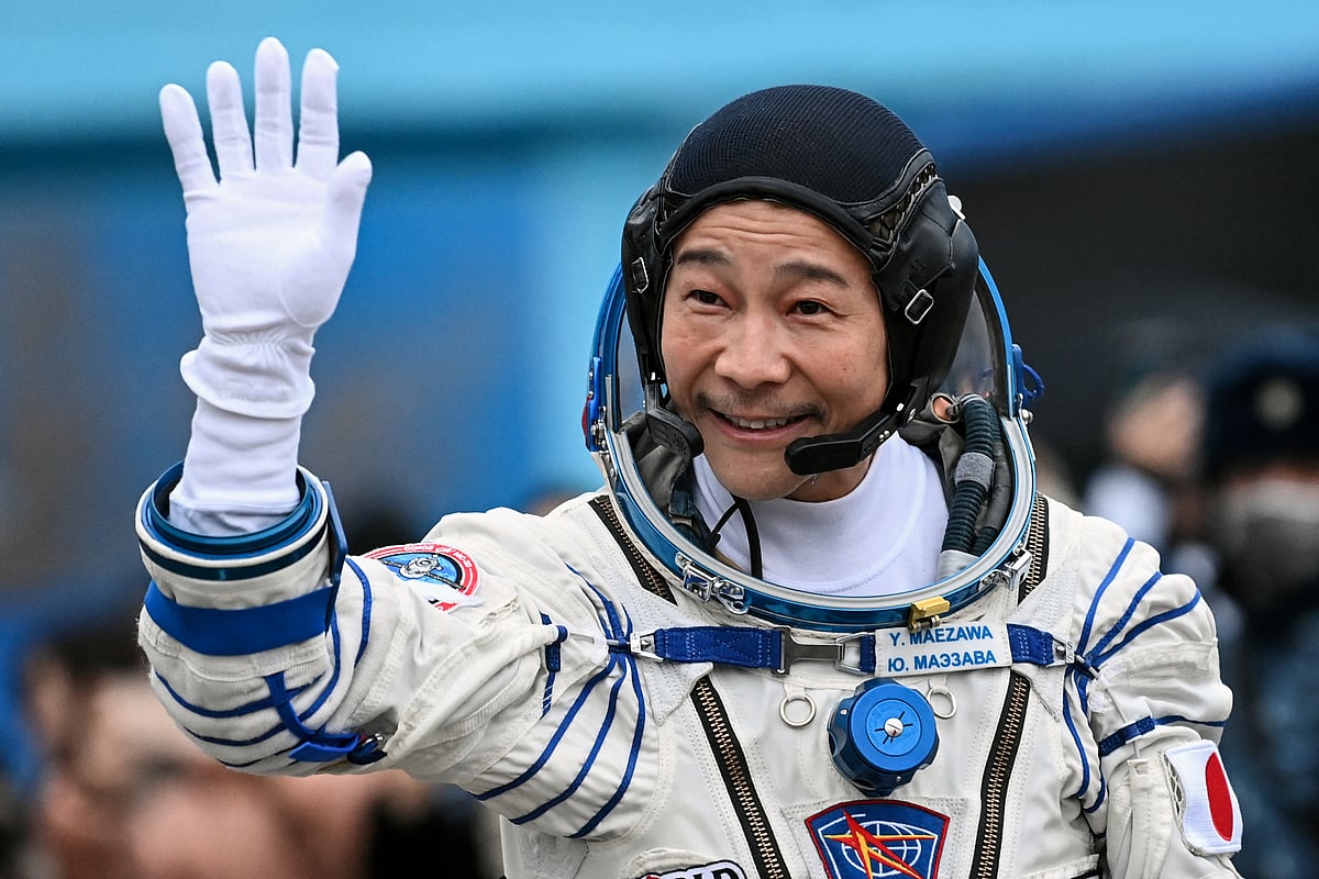 Japanese fashion tycoon takes off for International Space Station    
