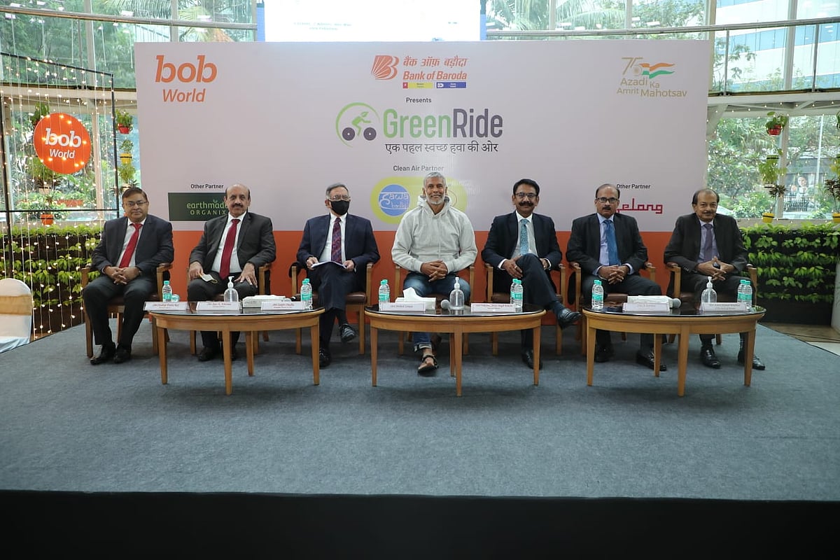 Bank of Baroda flags-off ‘Green Ride - Ek Pehal Swachh Hawa ki Aur’ with Milind Soman