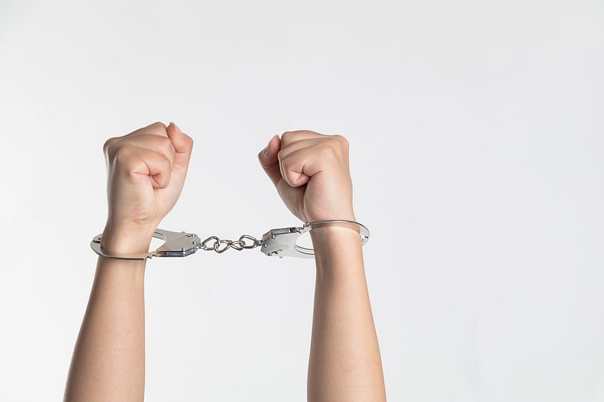 Mumbai: Two held for robbing merchant navy officer in Bandra