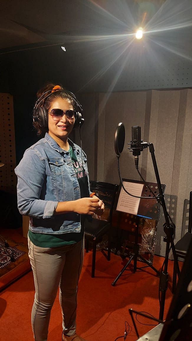 Thane: Ulhasnagar Municipal Corporation DMC Priyanka Rajput sings to raise awareness about voting registration; see pics