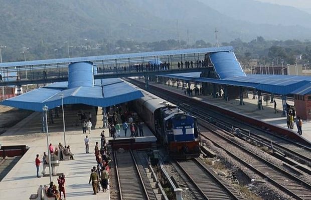 Mumbai: Railway passengers to pay Rs 10-50 extra as development fee for revamped stations | 