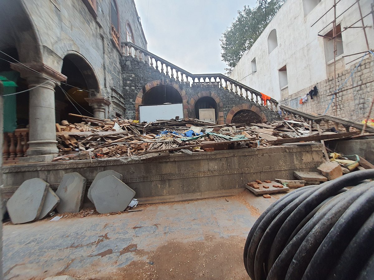 HOW SMART ARE WE, REALLY- PART III: Rajwada now junkyard, 5.5 years, Rs 19.96 crore, yet undeveloped