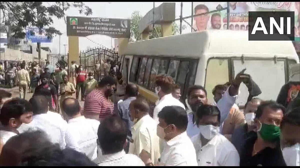 Mumbai: Shiv Sena workers stage protest over naming sports complex after Tipu Sultan; see pics