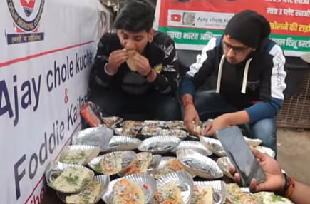 Watch video: Eating 21 Chole Kulchas in 30 minutes at this Delhi food stall could win you Rs 50K