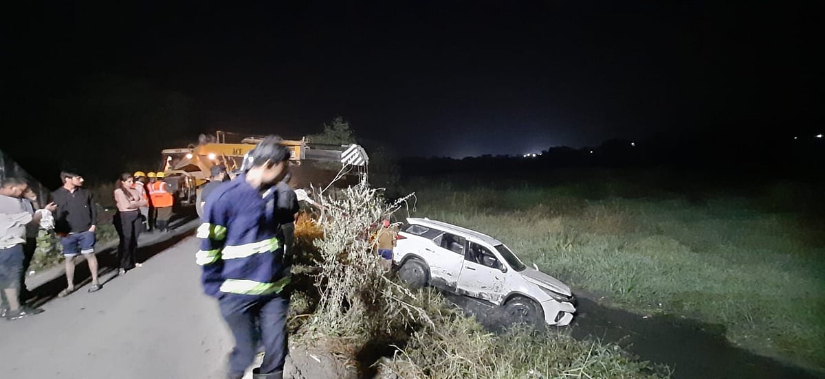 Thane: SUV car falls in Kolshet creek; all six rescued