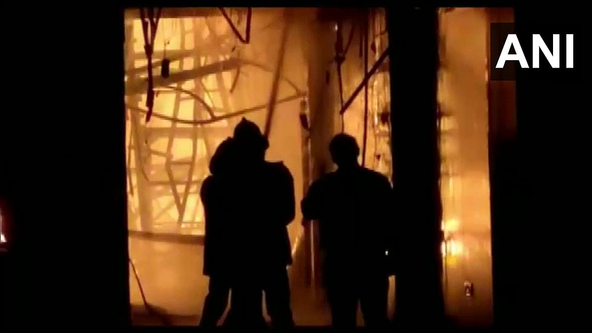 Thane: Fire breaks out at furniture godown in Bhiwandi's Sumaras Chamunda Complex