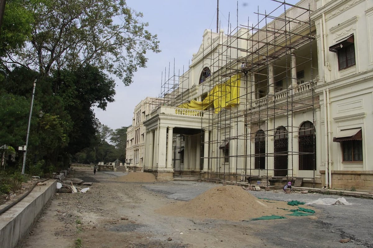 Work going on at the palace.