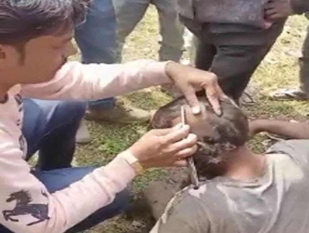 Damoh: Youth tonsured, paraded across the village on suspicion of cow theft