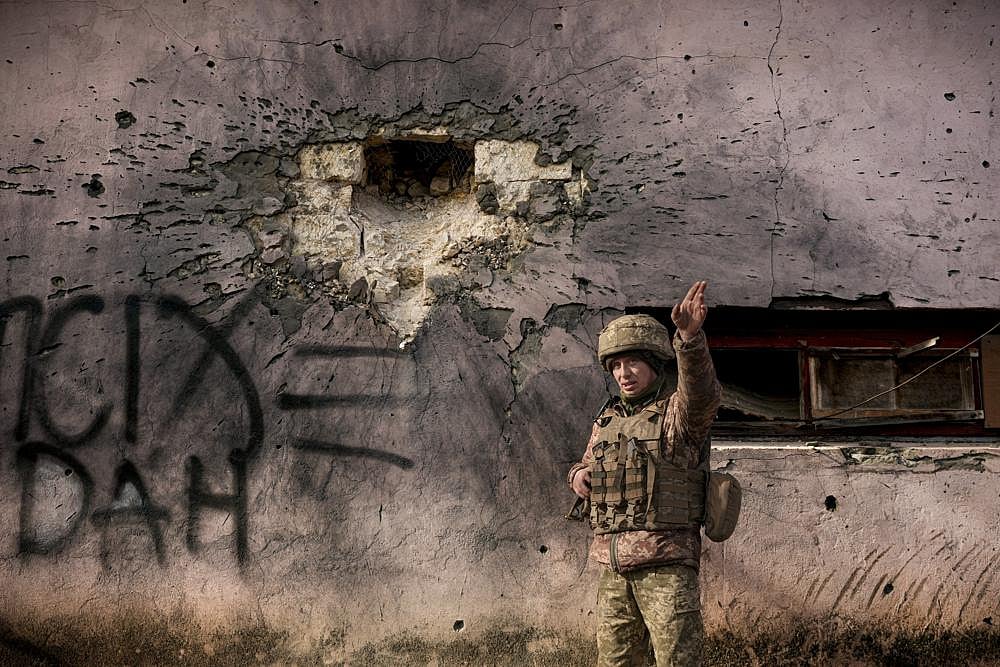 Artillery strikes escalate in Donbas as Russia, Ukraine near point of no return
