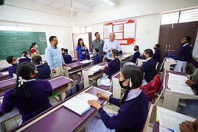 Navi Mumbai: Nerul school issues circular, pay fees before exam else won't allow to appear in exam
