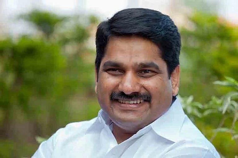 Congress helped distressed migrants while BJP silently watched them die: Maharashtra Minister...