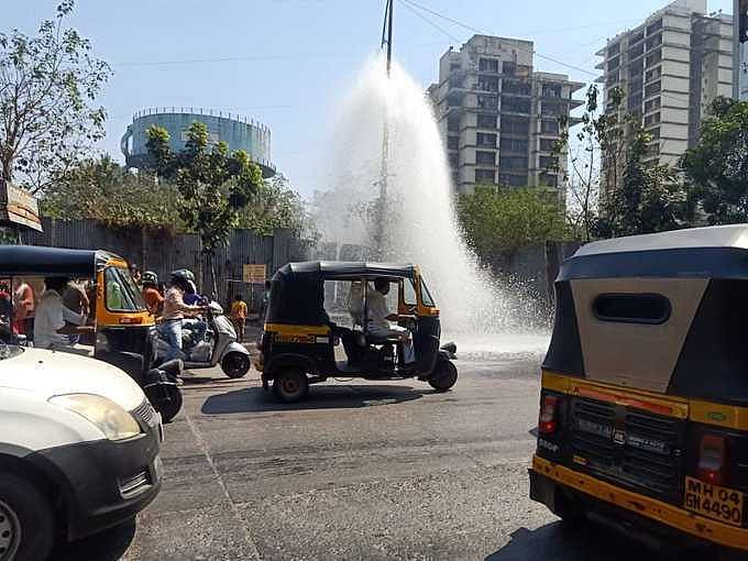 Mira Bhayandar: MBMC water pipeline valve damaged due to collision with truck; restoration underway