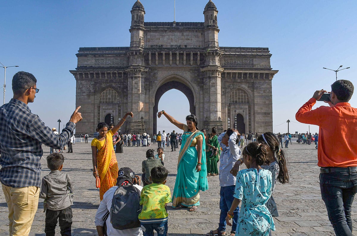 Maharashtra records 18,067 new COVID-19 cases, 79 deaths, 36,281 recoveries; 113 new Omicron cases