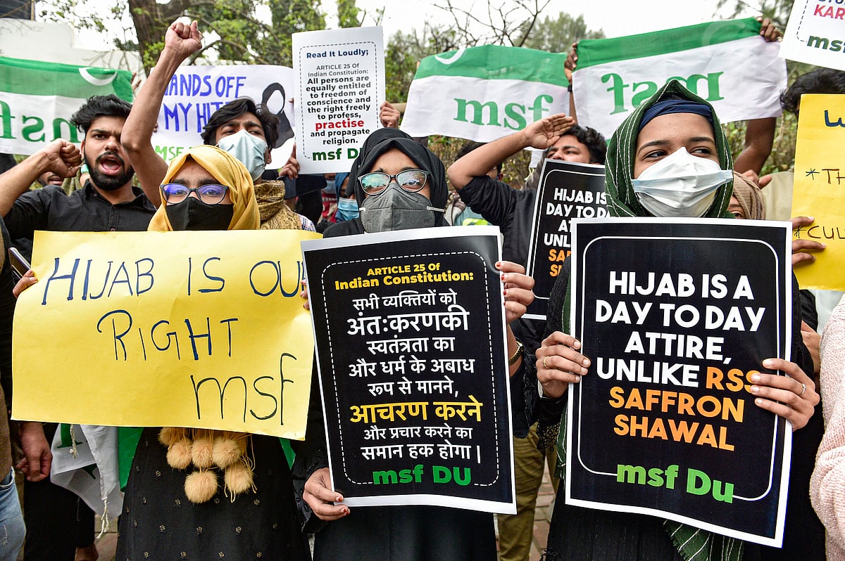 Protests over hijab continue in Mumbai