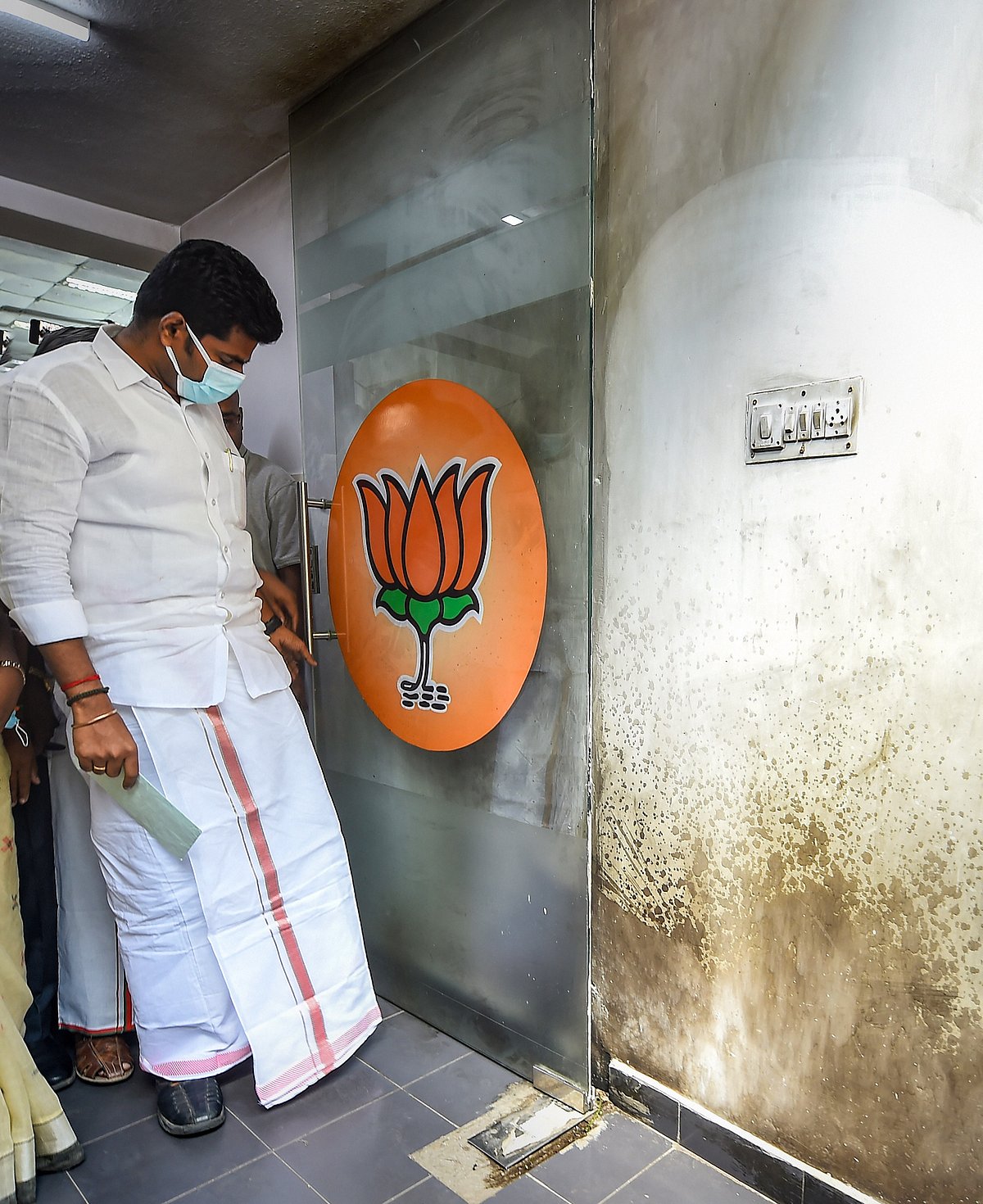 BJP leader seeks NIA probe into petrol bomb attack on party's Tamil ...