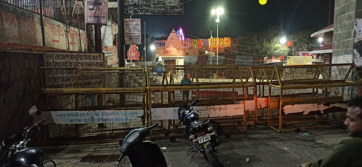 Stoppers were put on the roads leading towards the main bathing ghats of river Kshipra on Sunday night.