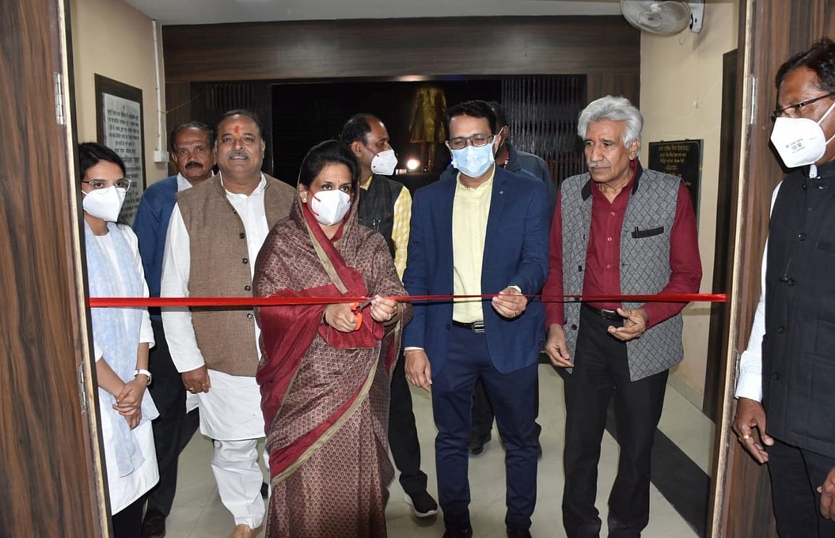 Dewas: Artistes showcase work Basant Utsav Sangam