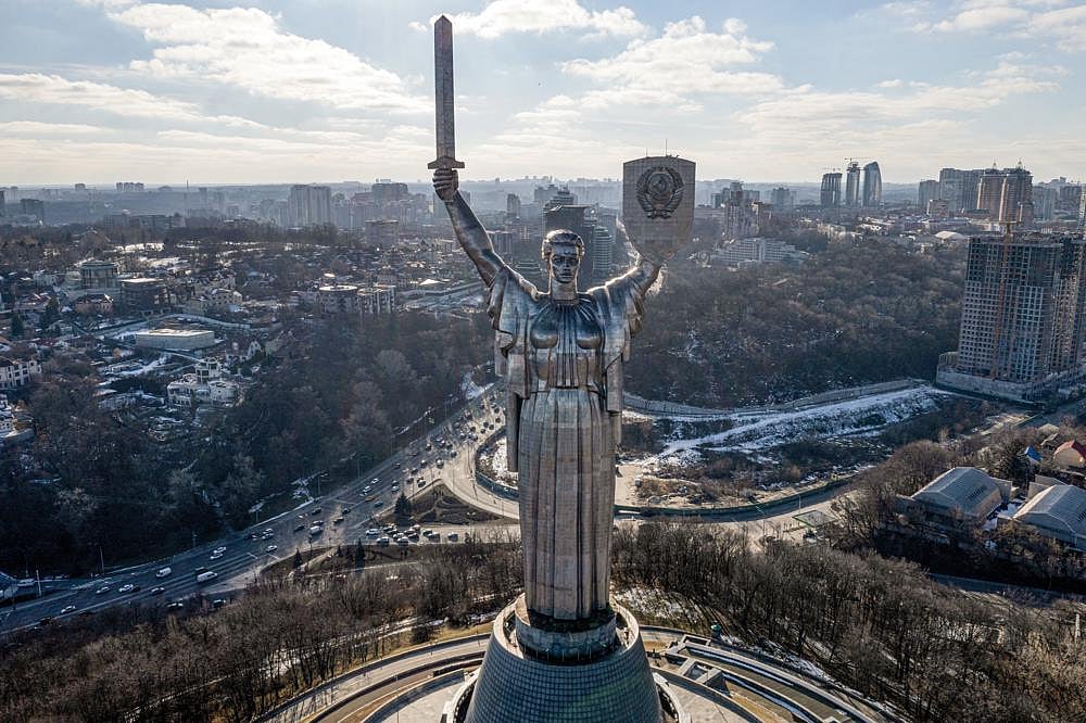 Russia's 'hybrid war' targets Ukraine economy