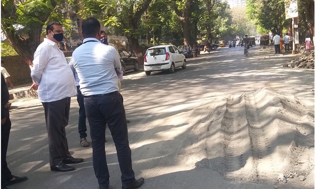 Mumbai: Illegal construction debris blocks Mulund road 