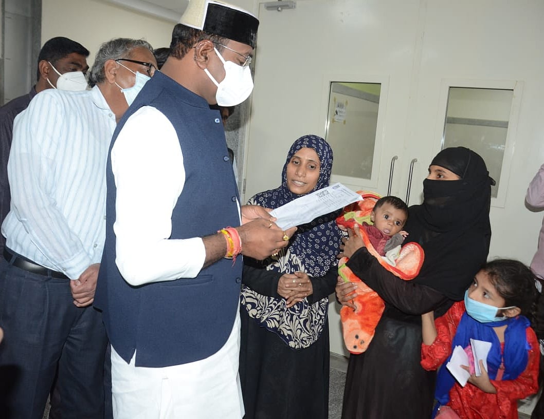 Medical education minister Vishwas Sarang interacting with patients at Hamidia Hospital in Bhopal on Monday