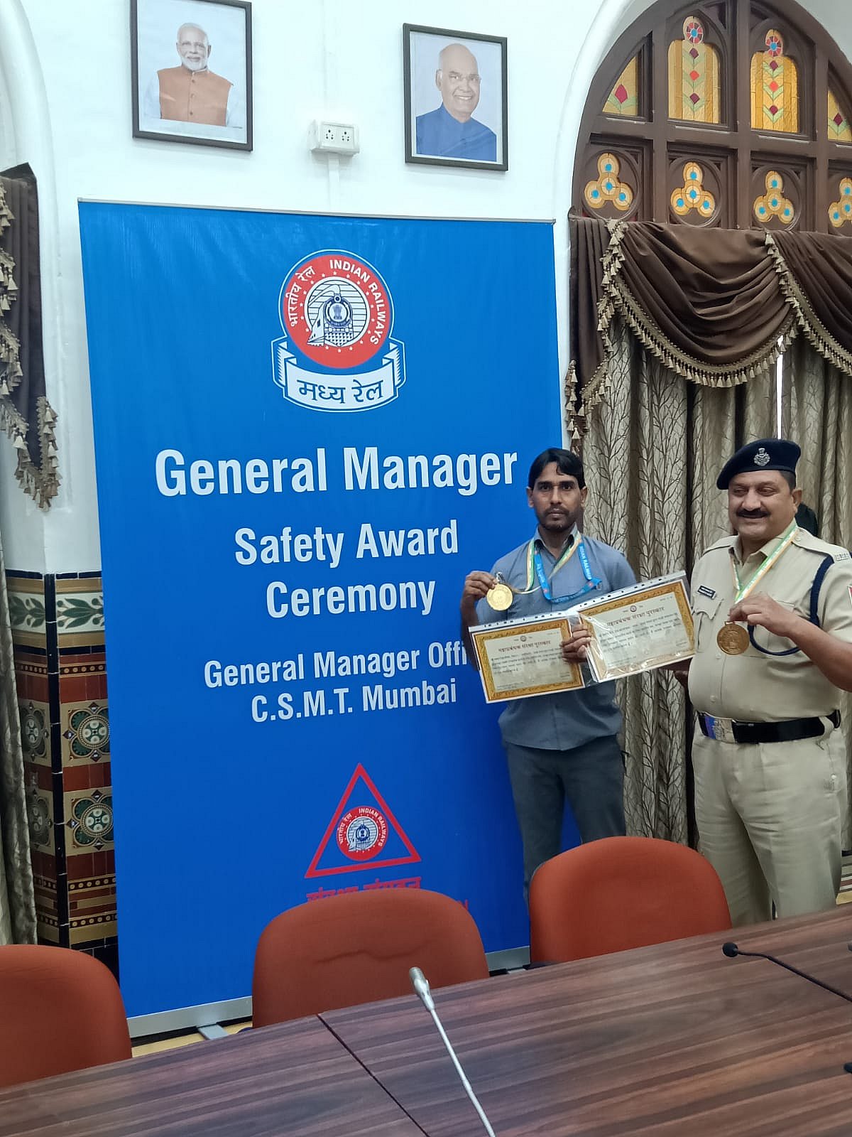 Mumbai: Ten Central Railway staff felicitated with General Manager’s Safety Award by Anil Kumar Lahoti