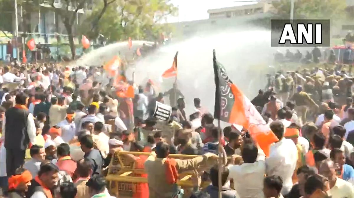 Watch Video: Rajasthan police use water cannon to disperse protesting BJP workers demanding CBI probe in REET paper leak case