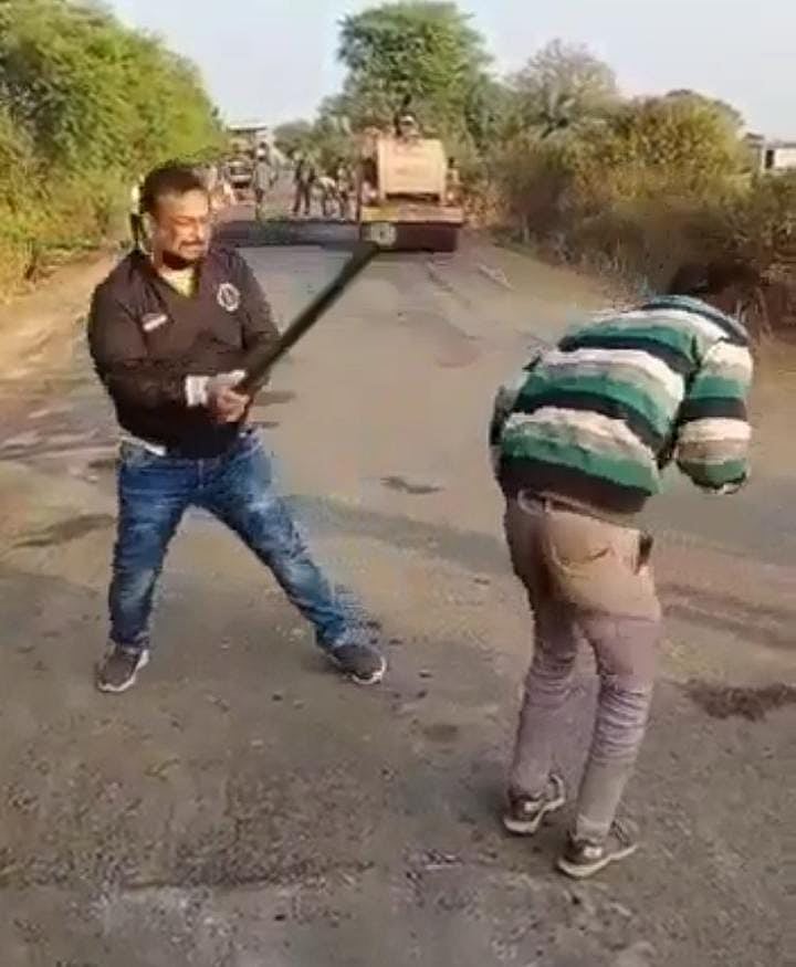 Sehore: Project manager of road construction company beat up employees on suspicion of theft