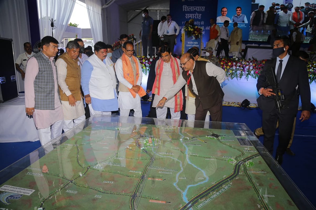 NHAI officials brief the Union minister and CM about the connectivity of roads after completion of the projects in Malwa region.