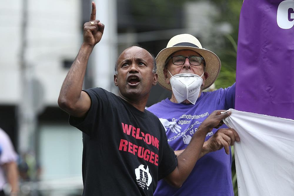 In a first, Australia agrees to allow New Zealand to take in boat refugees