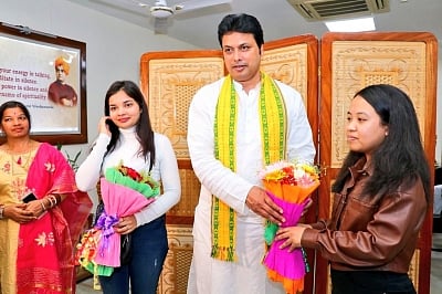 Tripura CM to reimburse students returning from Ukraine