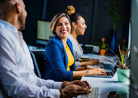 Using humour in workplace is more challenging for women, finds study