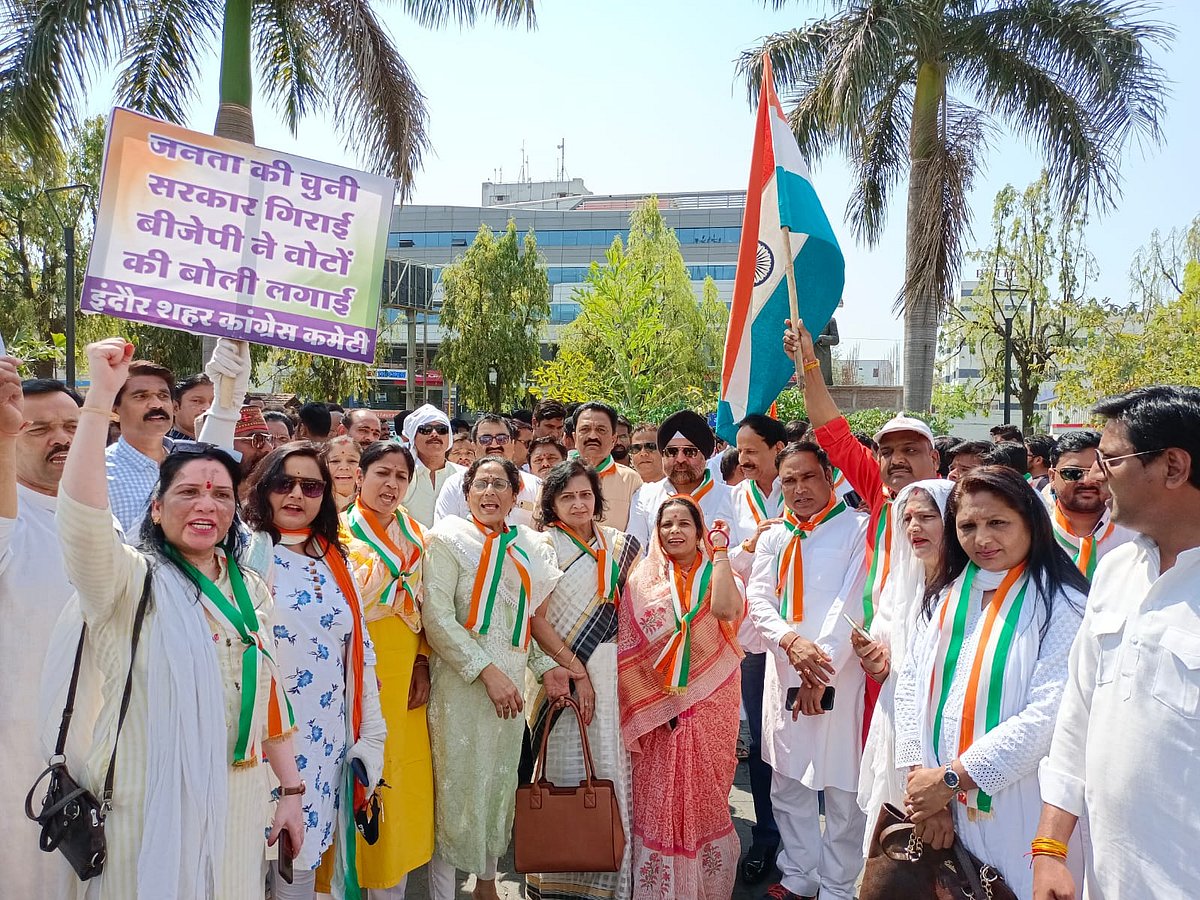 Indore: Congress takes out 'Tiranga Yatra', observes 'Sanvidhan Samman Diwas'