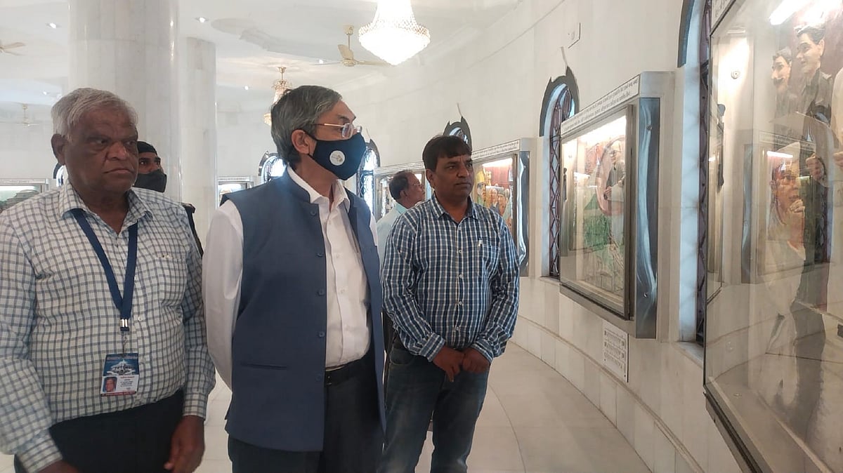 Mhow: Bangladesh HC Imran pays homage to Ambedkar