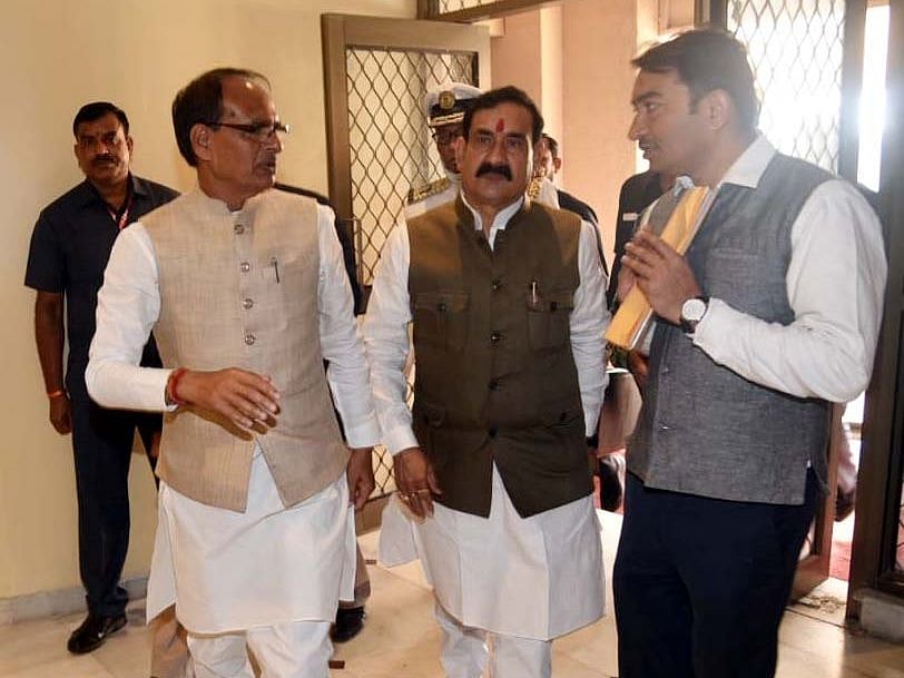Madhya Pradesh Assembly Budget Session :Congress protest government’s indifferent attitude towards electrification in tribal belts