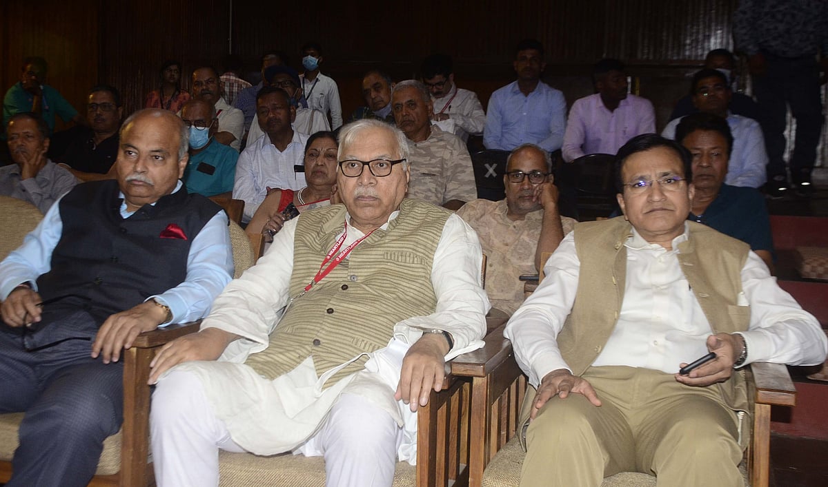 (L-R)Senior journalist Uday Mahurkar, former chief election commissioner SY Qureshi , director BLF Raghav Chandra and others at Bhopal Literature and Art Festival on Friday.