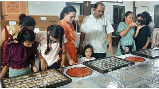 Navi Mumbai: Exhibition of rare weapons and coins held in Uran