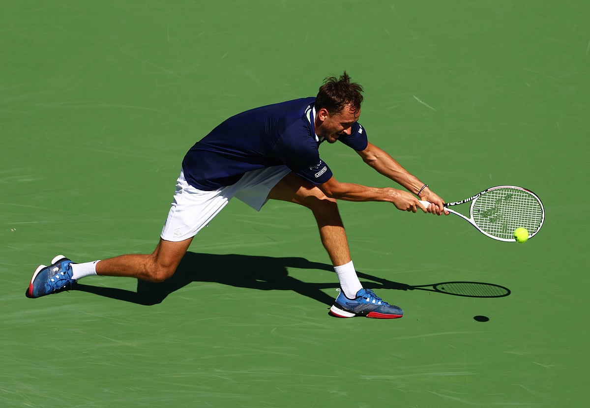 Daniil Medvedev smashes racket in frustration, loses World No. 1 ranking to Novak Djokovic after loss at Indian Wells 