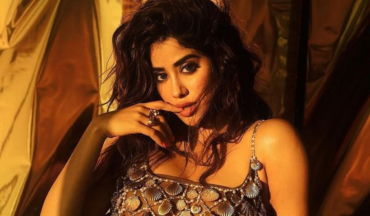 In Pics: Sexy Janhvi Kapoor raises glam quotient in new mermaid avatar