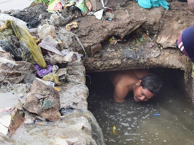 Pune: Four die of suffocation while cleaning septic tank in Loni Kalbhor