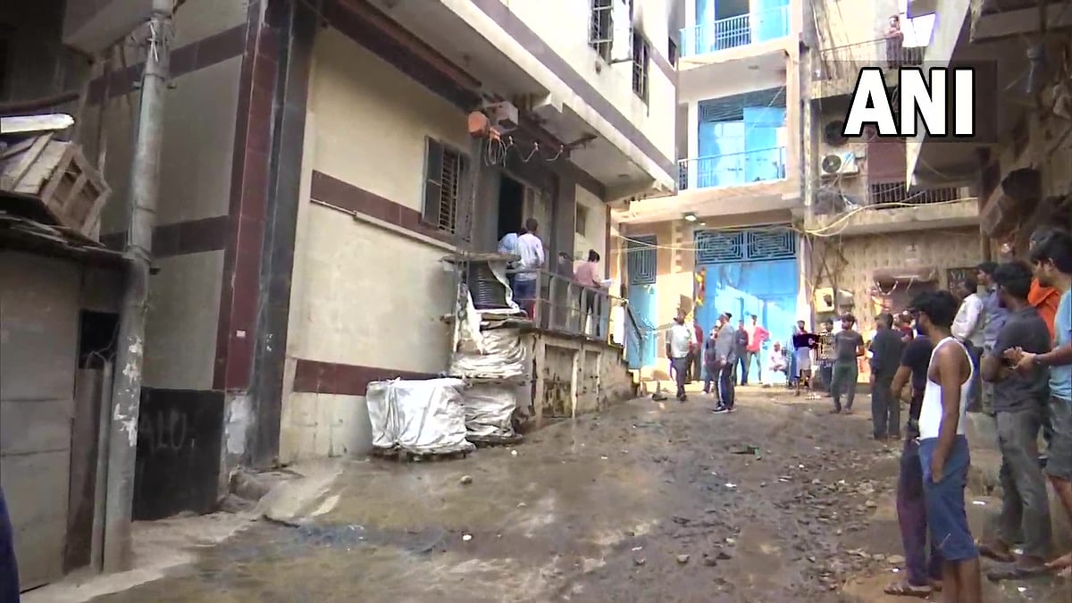 Delhi: Cylinder blast in two separate incidents; 12 injured, building collapses