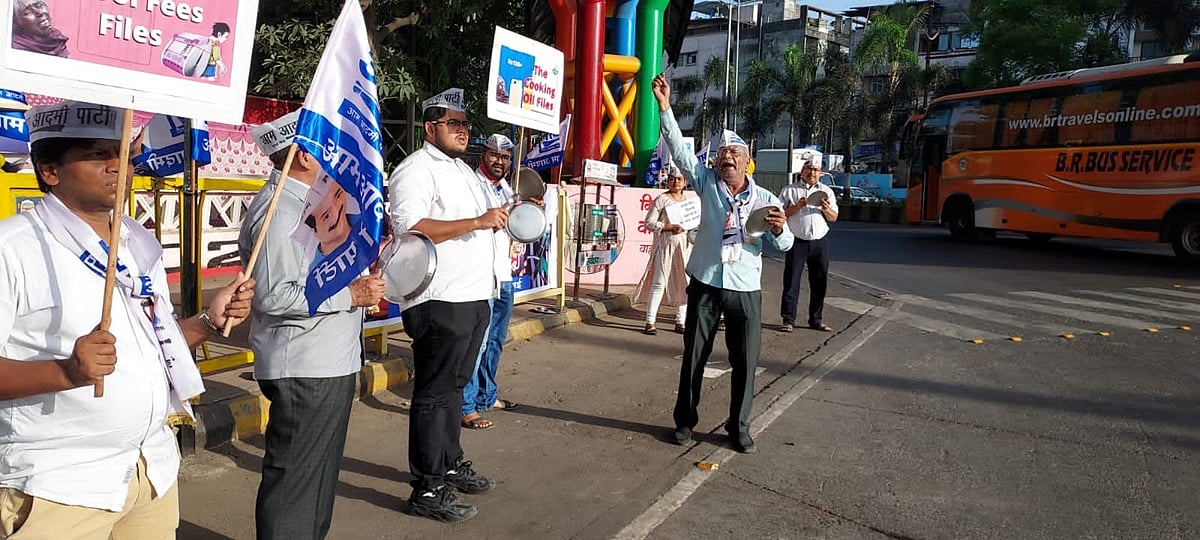 AAP’s Navi Mumbai unit stages protest against rising fuel prices 