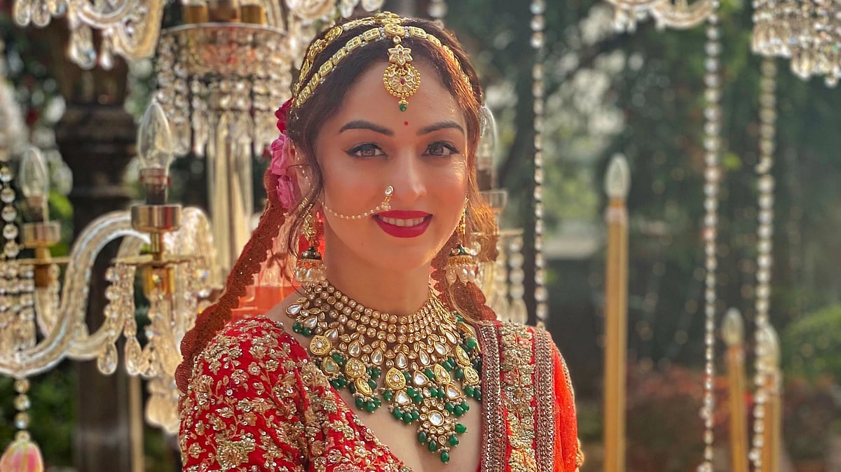 Sandeepa Dhar turns into a gorgeous bride for her music video 'Dua Karo' with Pratik Sehajpal