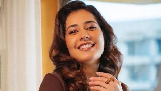 Raashii Khanna gives a glimpse of her song from upcoming film 'Sardar'