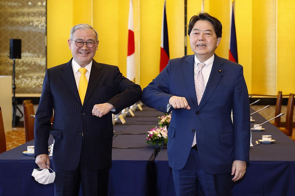 Wary of China, Japan and Philippines seek security pact to cement defence ties