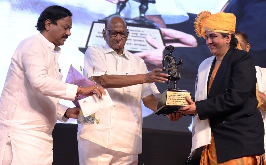Sharad Pawar releases book on 100 unsung heroes of Maharashtra Kabaddi titled  ‘Kabaddi che 100 Mahayoddhe’