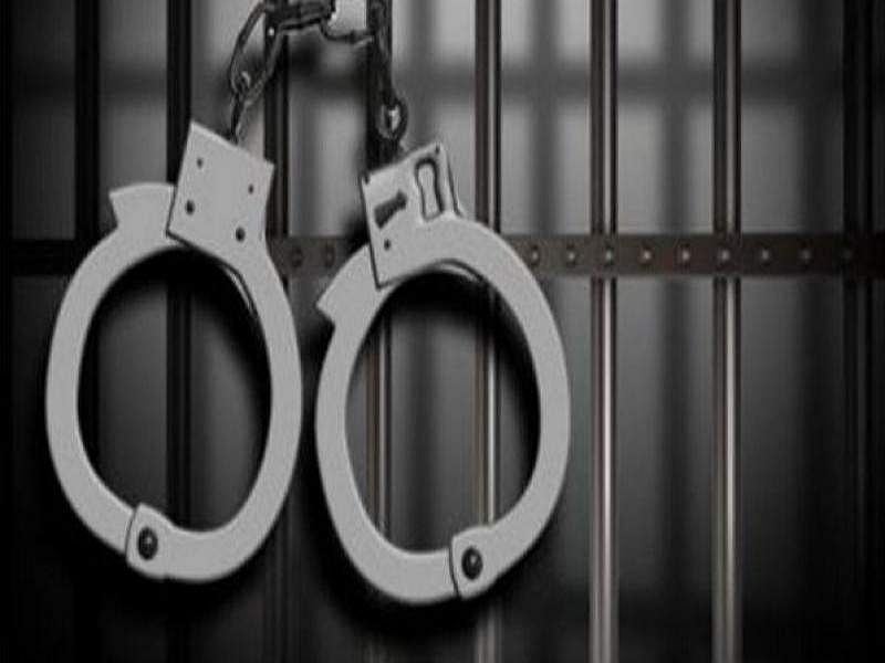 Mumbai: 2 held for manhandling on-duty cops in Ghatkopar 