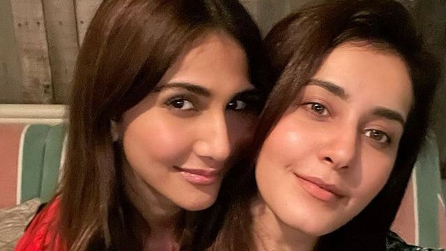 Photo: Raashii Khanna misses bestie Vaani Kapoor, says 'Two peas in a pod'