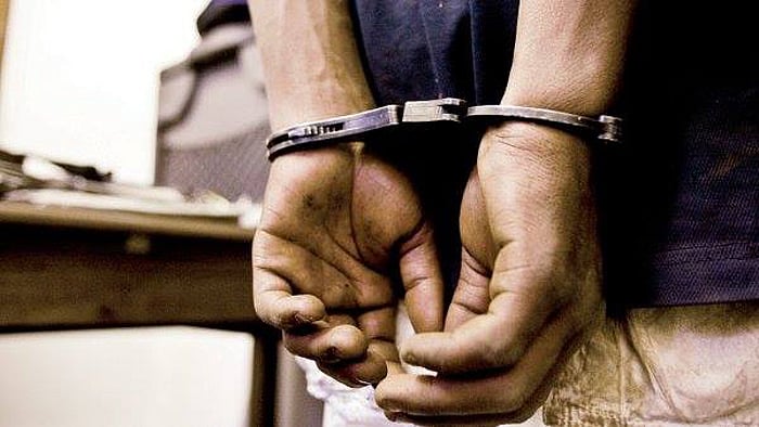 Mumbai: Man thrashes shopkeeper after he denies paying extortion, held