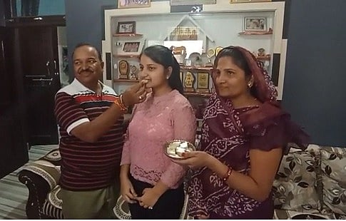 Pragati Mittal along with her parents