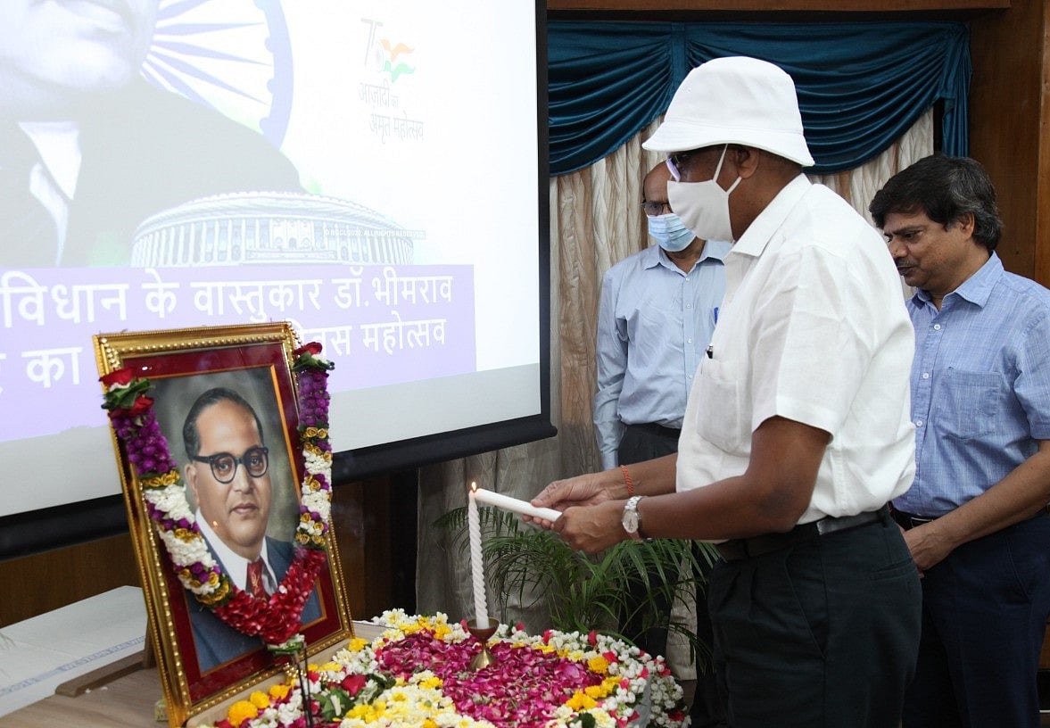 WR observes birth anniversary of Bharat Ratna Dr. B. R. Ambedkar